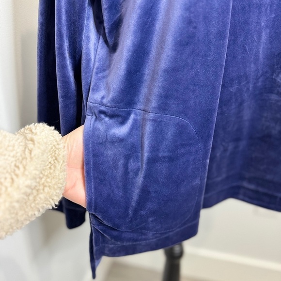 Denim & Co Blue Velour Long Sleeve Tunic with Pockets (LP) - Picture 3 of 8